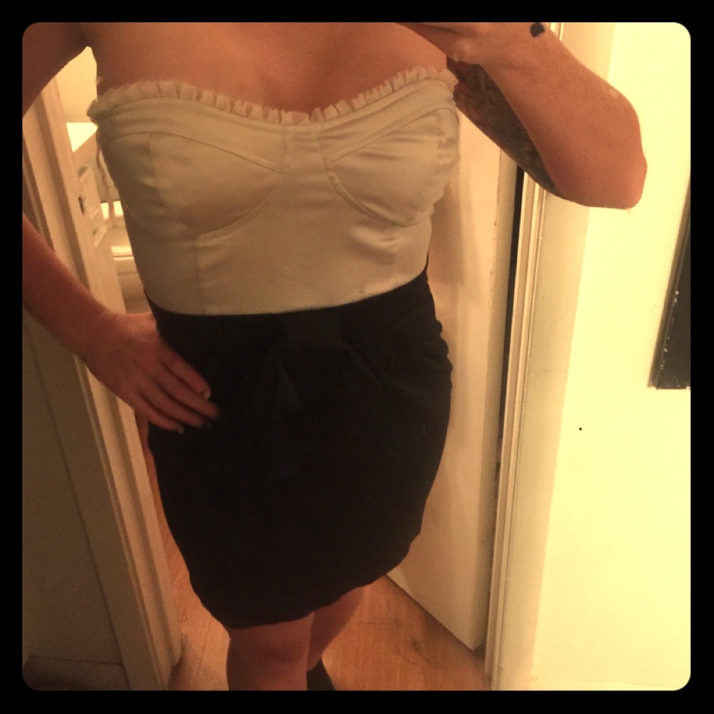 Pin up style dress.